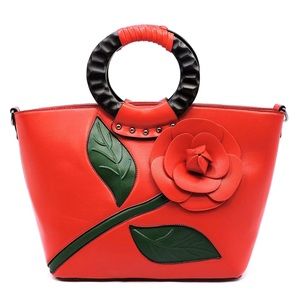 20 min SALE ends 2:30 HURRY3-D WOOD HANDLE HANDBAG